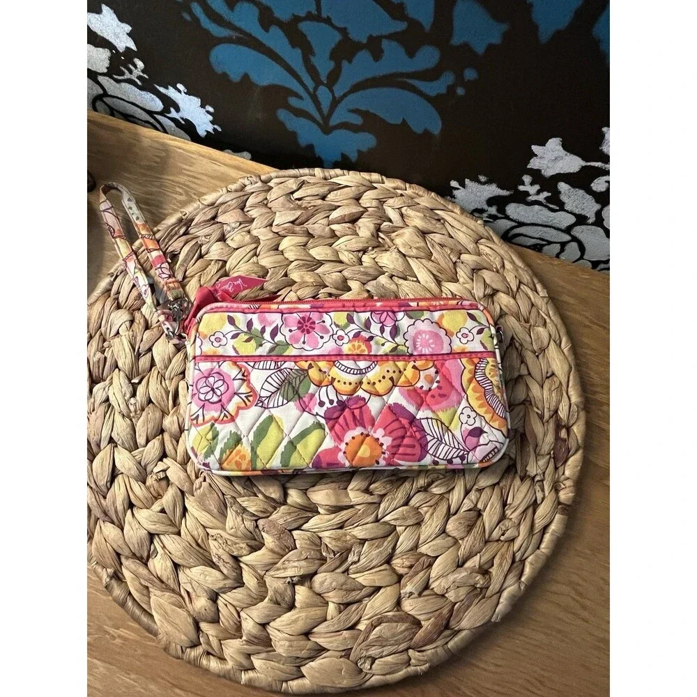 Vera Bradley Clementine Quilted Cotton Wristlet Wallet Clutch - Excellent used